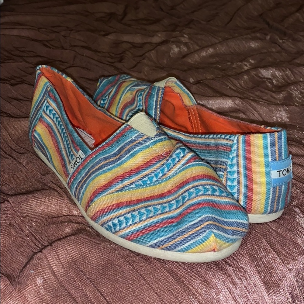 Toms (missing insoles)